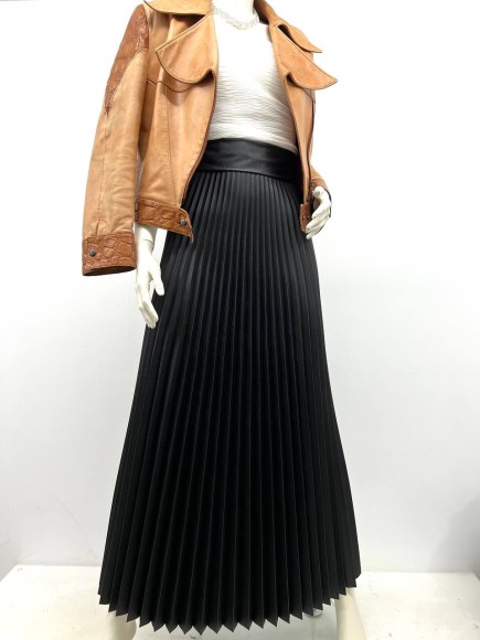 Гофре классика Экокожа черная морщинистая 100