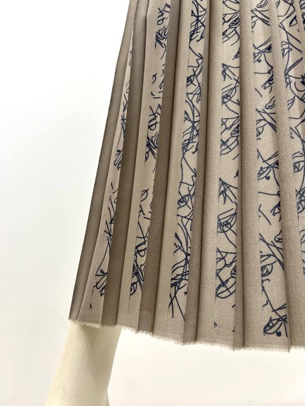 Плиссе 2см принт лица Креп-шифон песочный